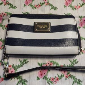 Michael Kors Jet Set Striped Leather Wristlet Navy Blue/White